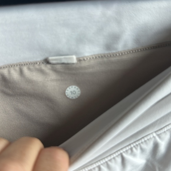 Lululemon white shorts, size 10 - Picture 4 of 6